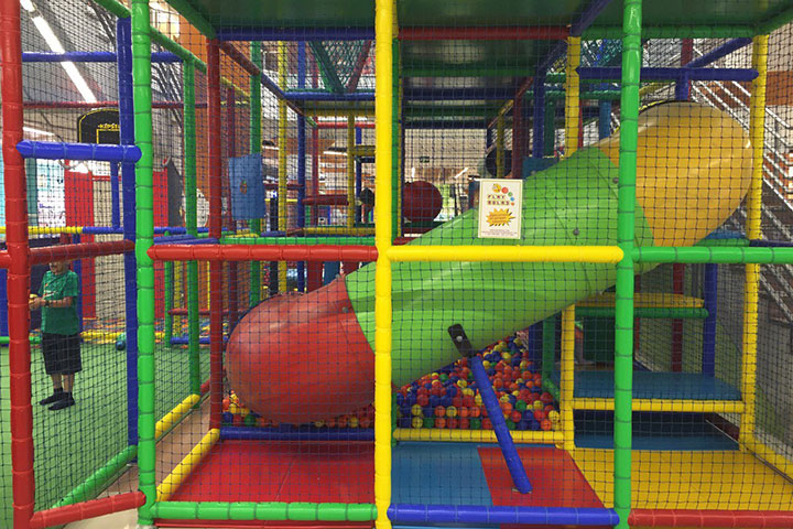 Bridas  parques infantiles, colores azul, verde, amarillo y rojo