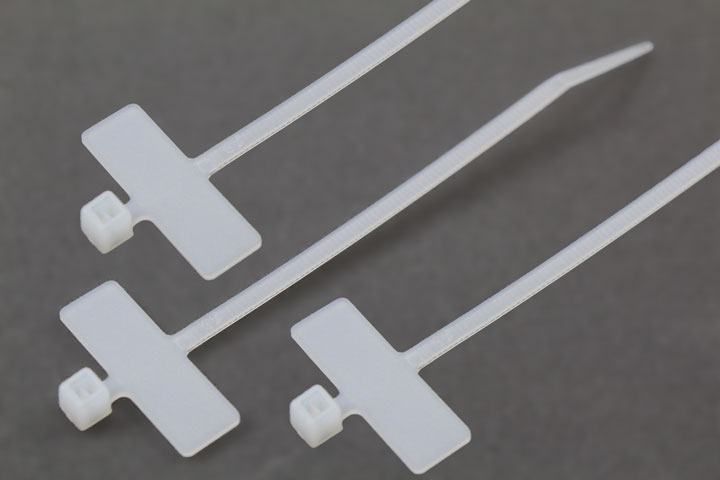 Bridas de nylon con etiqueta