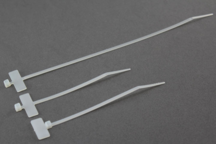 Bridas de nylon con etiqueta