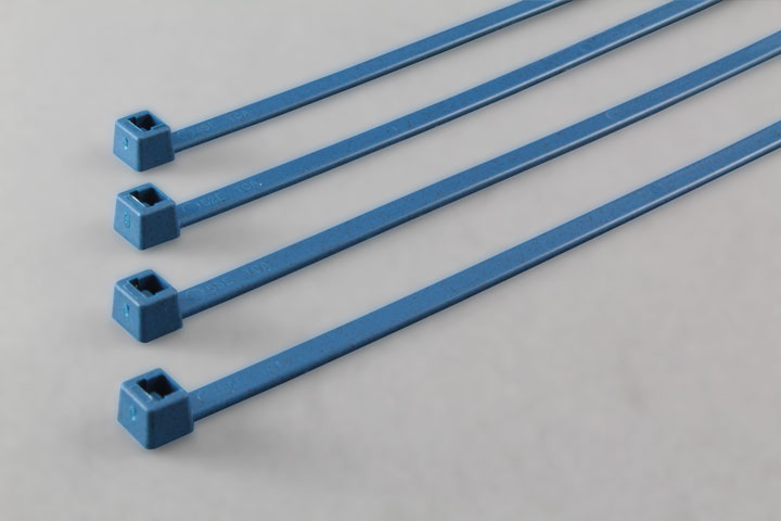 Bridas detectables con contenido metálico